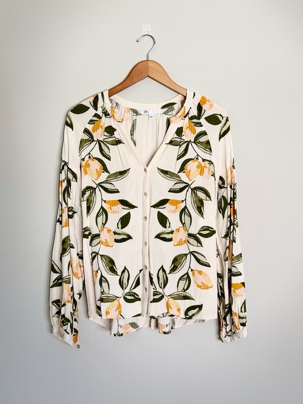 DR2 Daniel Rainn Lemon Print Textured Button Blouse – Size L